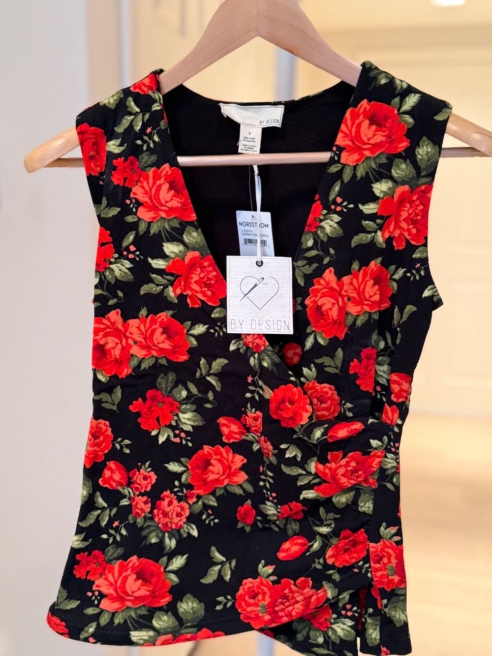 BY DESIGN Red Rose Floral Sleeveless Top NWT Size S
